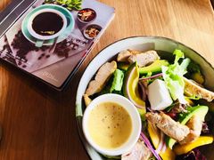 鸡肉牛油果芒果色拉-Wagas沃歌斯(环贸店)