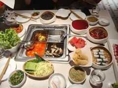 -海底捞火锅(中商百货夜宵主题店)