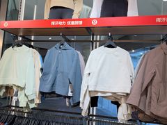 -lululemon(上海浦东IFC店)