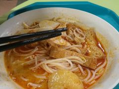 -亚王咖喱鸡米粉面