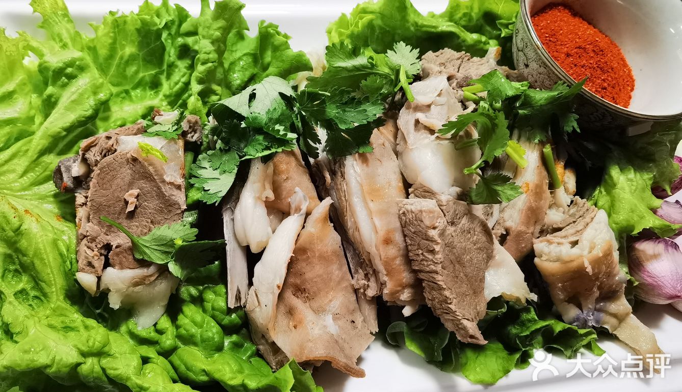 在敦煌，美食不仅仅是一种味道，更是一种文化