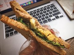 吞拿鱼三明治-星巴克(深圳音乐厅店)