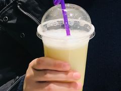 甘蔗雪梨汁-每日新鲜水果吧(南京东路店)