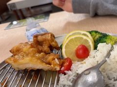 -佰搭果·广式茶餐厅(西华路店)