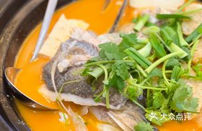 功夫 Fish Head by the Pond