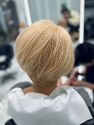 -曼都发型