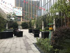 小花园-上海国展宝龙丽筠酒店