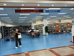 -南山图书馆(常兴路店)