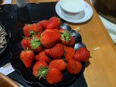 -果松木炭酸菜铜火锅·外婆参鸡汤