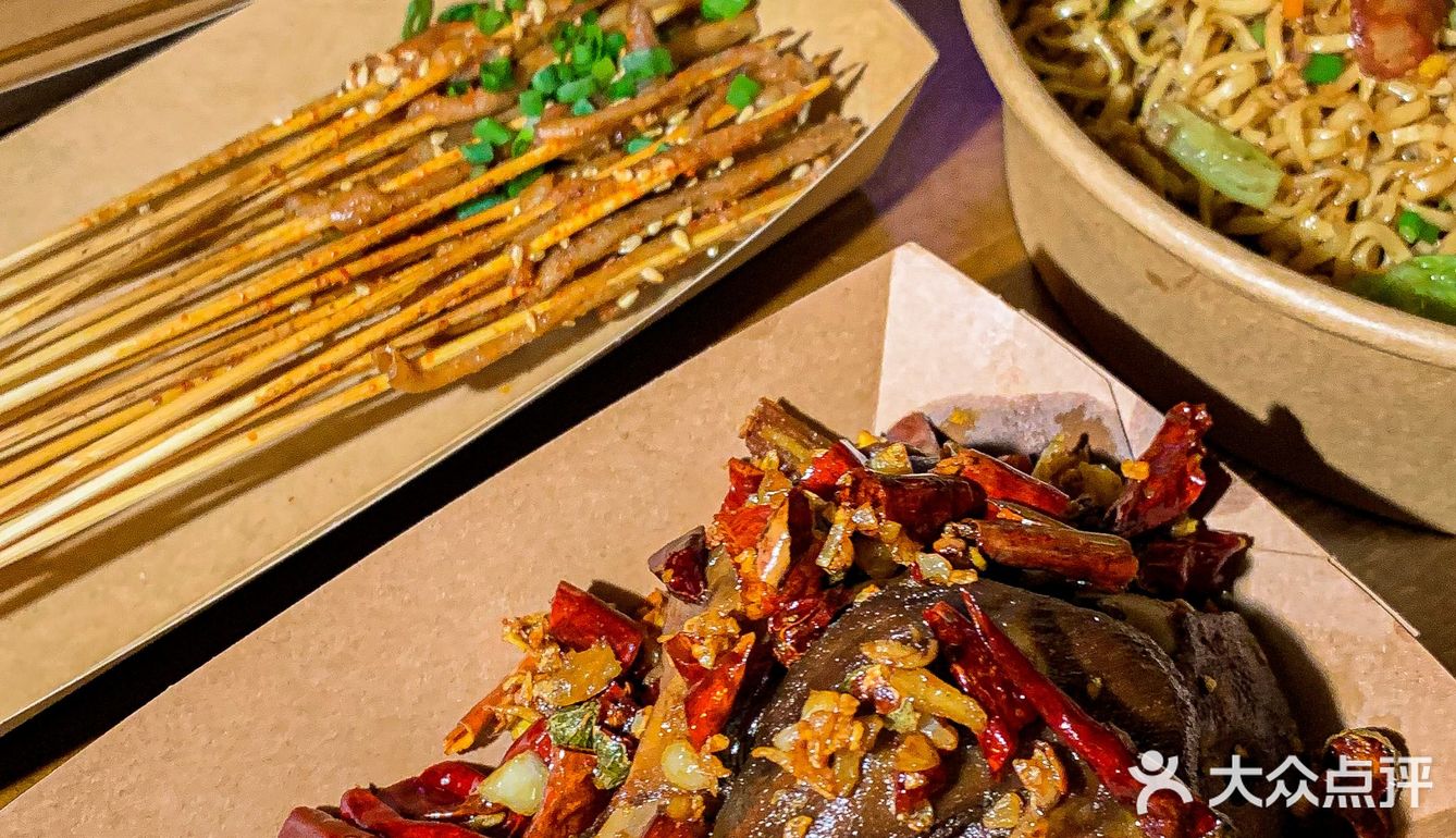 大碗喝酒大口吃肉，这就是竹园里的江湖