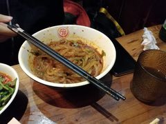 -万记麻辣烫国展总店