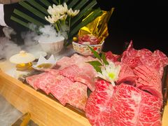 -铭牛烧肉·和牛海鲜自助(高新月牙湖店)