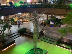 -瑞虹新天地月亮湾