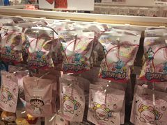 -名创优品(北京新中关购物中心地铁层店)