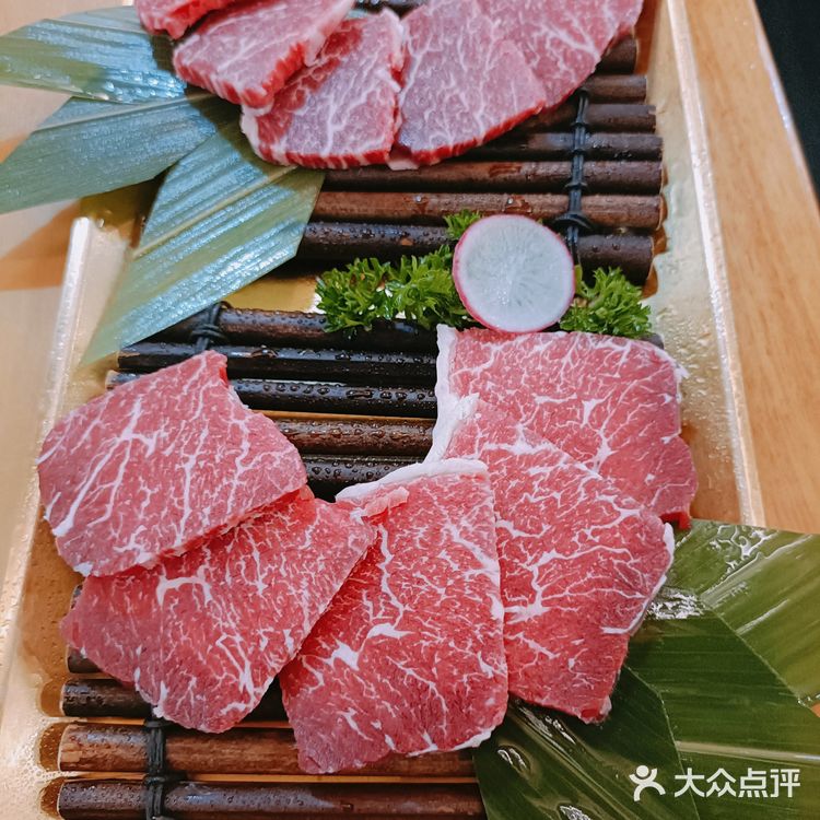 来这里吃烤肉的最终结果是肚饱眼还馋❗