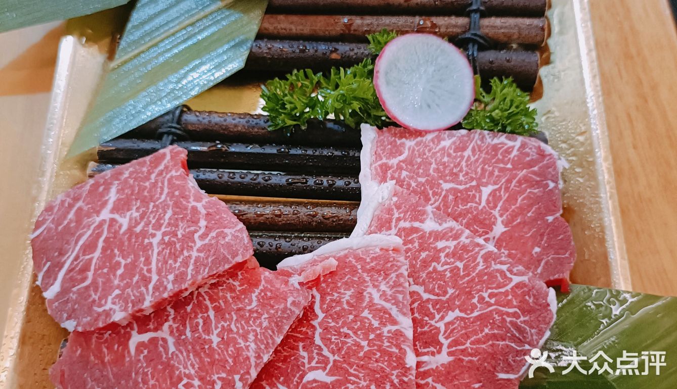 来这里吃烤肉的最终结果是肚饱眼还馋❗
