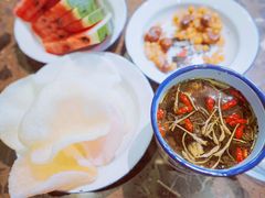-沪小二炭火蛙锅(淮海中路美食不夜城店)