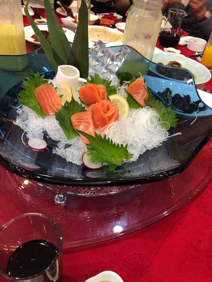 海龙海鲜舫-"昨天去海龙吃了公司尾牙宴,菜色真心不咋地.