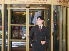 -深圳富苑皇冠假日套房酒店