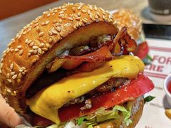 -The Habit Burger Grill 哈比特汉堡(复兴soho店)