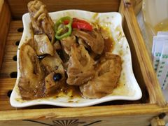 -皇马海口湾海景酒店(万绿园秀英港店)