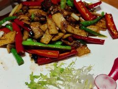 小炒牛肝菌-敏珠拉姆藏餐·南京厨房(富春江东街店)