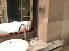 -上海龙之梦万丽酒店