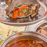 这家海‮自鲜‬选火锅店！一人一锅，锅底口味‮多众‬选择