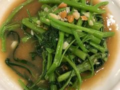 -J Daeng Seafood