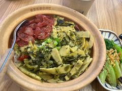 -煲仔皇腊味煲仔饭(经四万达店)