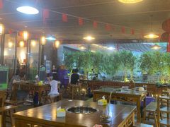 大堂-岳记兴隆·青城腊排铜火锅(融创店)