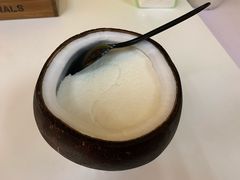 -志龙皇冠吃货椰子铺