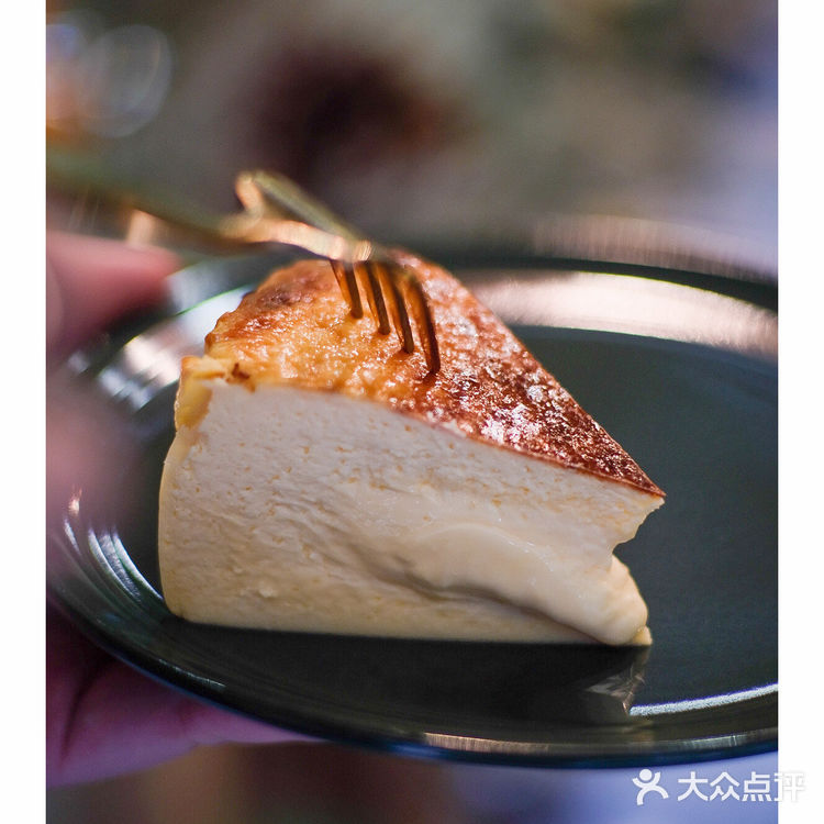 深圳👉🏻搬了新地方的复古绿Buna coffee