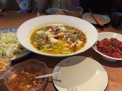 -临界音乐酒馆·小龙虾·江湖菜(华熙LIVE·鱼洞店)