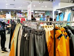 -唯品会(北京国瑞城店)