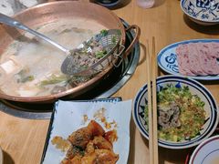 -洱火云南酸菜牛肉火锅(石景山当代商城店)