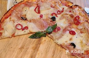 OTF Heirloom Thin Crust Pizza