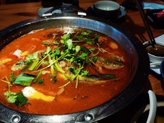 -野山舂·贵州现舂酸汤火锅(鸿通城店)