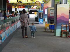 -三亚火车头万人海鲜广场