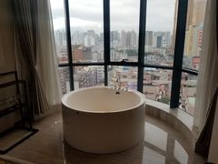 -深圳罗湖东门步行街亚朵X酒店