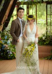 -雪中彩影婚纱摄影·微光艺术中心