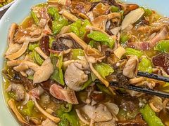 -老滇山寨•云南特色菜•地方菜•民族风情歌舞表演(金碧店)