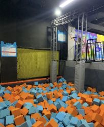 -蹦贝运动中心·蹦床·攀岩·闯关(龙岗店)