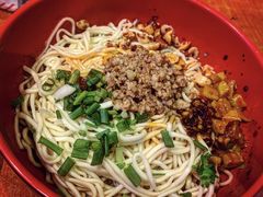 -爆炸头阿姨小四川正宗川味小吃(无任何分店)