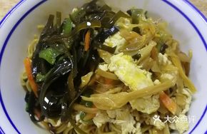 Daylily Egg Seaweed Salad