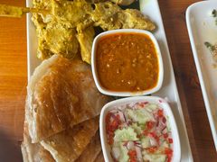 -Chom Cafe and Restaurant