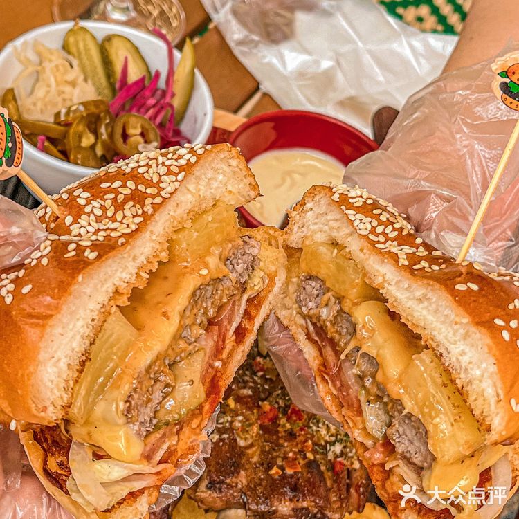 跨越整个郑州也要来吃的碳烤肉 但丁市集给的浪漫