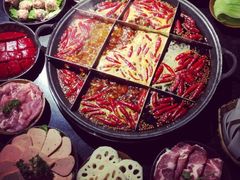-渝嘴小老弟老火锅(华新村店)