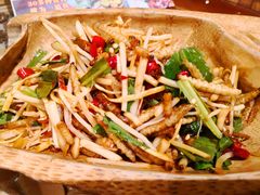 -老滇山寨•云南特色菜•地方菜•民族风情歌舞表演(金碧店)