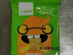 酥脆薄饼。-良品铺子(五角场万达店)